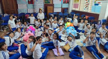 En el ejercicio, los niños aprovecharon la separata infantil de La Opinión. Foto / Cortesía. 