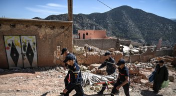 Carrera contra reloj para encontrar supervivientes del sismo de Marruecos