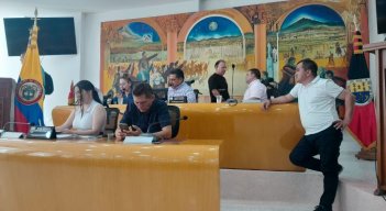 La sesión estaba citada para las 8:00 de la mañana, pero empezaron tarde y no llegaron todos los munícipes./Foto La Opinión 