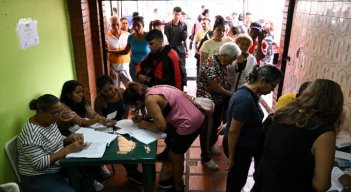 Todo el proceso electoral se desarrolló de forma manual. / Foto: AFP