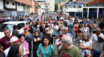 Todo el proceso electoral se desarrolló de forma manual. / Foto: AFP
