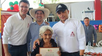 El gerente de Fedecafé, Germán Bahamón, visitó Labateca./Foto Cortesía