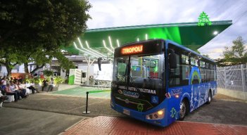 Para poder suministrar la energía al bus eléctrico CENS realizó una inversión cercana a los 160 millones de pesos. / Foto: Nicolás Mojica. 