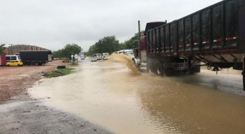 Las lluvias comenzaron en la noche del martes y se mantuvieron hasta pasadas las 9:00 a.m. de ayer / Foto: Nicolás Mojica.