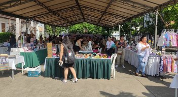 La feria Expoemprender se lleva a cabo en la Biblioteca Pública Julio Pérez Ferrero, hasta este sábado. Fotos La Opinión y cortesía