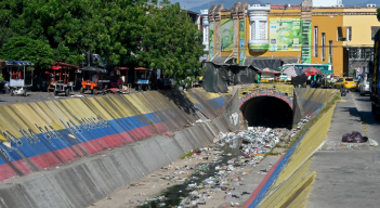 Según Álvaro Contreras, el Canal Bogotá tiene alrededor de 17 kilómetros y pasa por 15 barrios de la ciudad. 