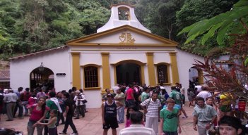 En el santuario del agua se venera con inmenso fervor religioso la imagen de la virgen morena.  / Foto: Cortesía