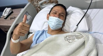El alcalde Jorge Acevedo después de la operación en la Clínica Norte/Foto cortesía