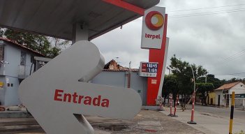 El precio promedio de la gasolina en la región es de $13.625./Foto La Opinión