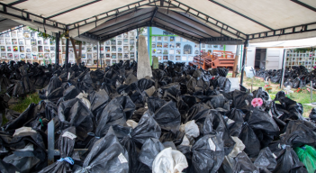 Empacados en bolsas negras, sin ningún tipo de identificación, fueron hallados miles de cuerpos en el Cementerio Central de Cúcuta.