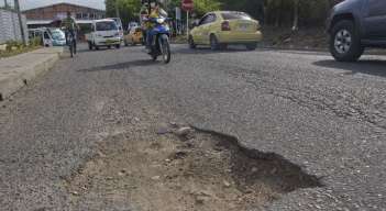 La avenida 1 entre calles 0 y Calle 3 del barrio Aeropuerto se encuentra en pésimo estado.