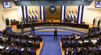 La reforma fue aprobada con los votos de 69 de los 84 diputados. / Foto: AFP
