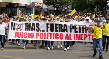 Marcha contra Petro