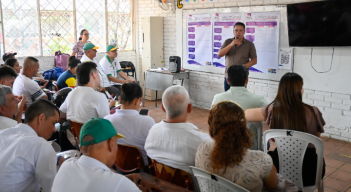 Vecinos de la Comuna 8 esperan que las problemáticas de sus barrios sean inlcuidas y resultas a través del Plan de Desarrollo municipal. 