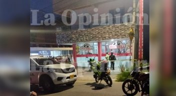 Hacia las 6:00 de la tarde, de hoy, 25 de abril, en el sector Betania, de Chinácota, fue asesinado Juan Melgarejo, quien sería el dueño de una carnicería.  Se conoció que la víctima estaría en su negocio, cuando dos hombres llegaron y lo mataron de varios disparos.  El hecho nuevamente provoca pánico entre la población de este municipio que está a menos de una hora de Cúcuta.  A esta hora, las autoridades se encuentran adelantando la inspección técnica y el comandante operativo de la Policía de  Norte de Sa