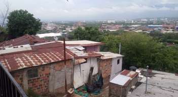 Las viviendas de los cerros son las más afectadas por las lluvias./ Fotos: Cortesía. 