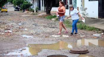 Cuando llueve, las calles del barrio Trigal del Norte se vuelven intransitables./ Foto: Carlos Ramirez.