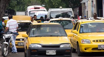 El mes pasado, el precio mínimo de la carrera de taxi subió a $7.000, un alza de 13% sobre el monto anterior ($6.000)./ Foto Archivo