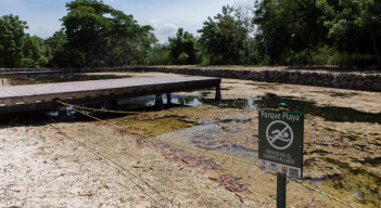 El lago artificial permanece constantemente cubierto de ‘lama’. Las comunidades piden un mejor cuidado