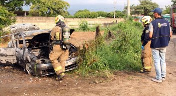 Vehículos en llamas por el Anillo Vial Oriental