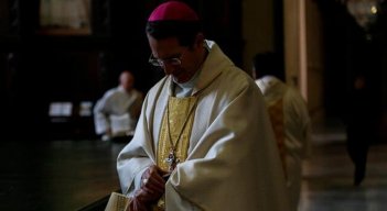 En medio de un acto de reconocimiento, un grupo de obispos pidió perdón por el trato dado a miles de indígenas en el territorio estadounidense.