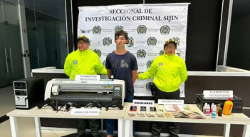El sujeto se dedicaba a la fabricación de billetes de 5 mil, 10 mil y 20 mil pesos.