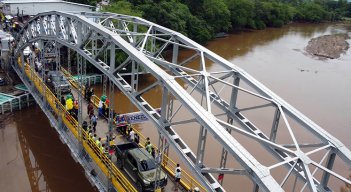 Los funcionarios de la DIAN que deben estar en el puente de Puerto Santander no tienen, por ahora, condiciones de seguridad./ Foto Carlos Ramírez-La Opinión