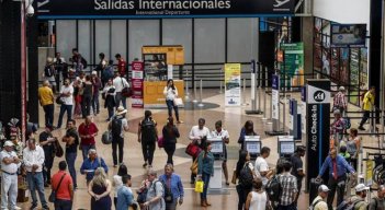 La Aeronáutica Civil reporta un incremento del 16,8% en la movilización aérea durante el primer semestre de 2024, y un notable crecimiento en el transporte de carga.