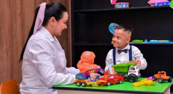 El verdadero enfoque educativo respeta y valora las diferencias y habilidades individuales de todos. 