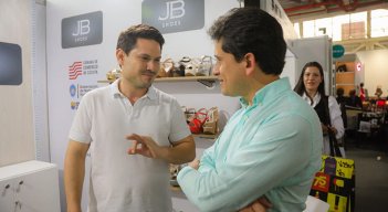 El ministro Luis Carlos Reyes (derecha) habló con los empresarios cucuteños./ Foto Cortesía