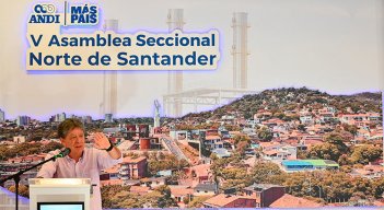El presidente de la ANDI, Bruce Mac Master, le habló a los empresarios de la región durante la V Asamblea de la seccional del gremio./ Foto Cortesía Jorge Gutiérrez