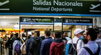 La ministra de Transporte, María Constanza García, admitió que las tarifas de los tiquetes aéreos subirán por la importación de 100.000 barriles de combustible para aviones.