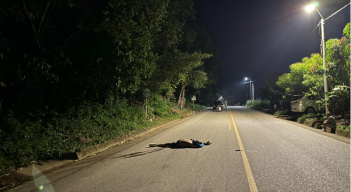 El cuerpo del adolescente quedó tendido en el sector La Angelita, en la vía Astilleros-Tibú