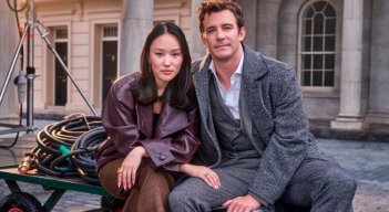 Netflix reveló las primeras imágenes del actor Luke Thompson con quien será la pareja de su personaje, Benedict Bridgerton, en la siguiente historia de amor de la familia para la cuarta temporada.