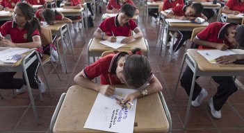  ¿El fin de las madrugadas? Propuesta legislativa cambiaría la jornada académica de los colegios