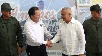 El gobernador del Táchira, Freddy Bernal (derecha) ha mantenido una buena relación con su homólogo de Norte de Santander, William Villamizar./ Foto Archivo