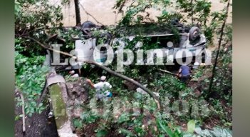 Un bus se fue al abismo en la vía la San Juana