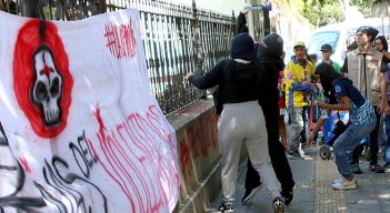 Feministas-atacan-laopinion