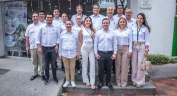 Directivos de Corponor acompañan aquí al director general de la institución, Rafael Humberto Camacho y su señora esposa Paola Carreño./Foto cortesía