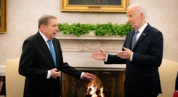 Edmundo González y Joe Biden 