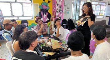 Pies: Diferentes artistas de Cúcuta acudieron a barrios como Los Olivos, Motilones y Niña Ceci para incentivar el arte en los más pequeños. / Foto: Cortesía.