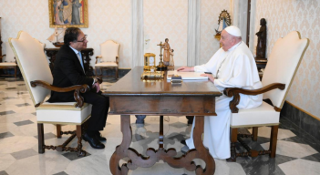 Petro visitó al Papa Francisco