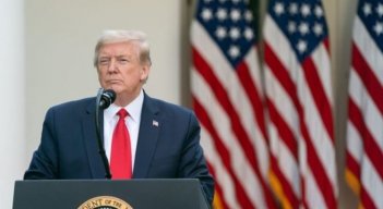 El presidente de Estados Unidos, Donald Trump, ha acusado este viernes a su predecesor, Joe Biden, de fomentar crisis internacionales como las que están ocurriendo en Oriente Próximo y en Ucrania.