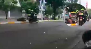 Policías usaron taser para levantar a un habitante de calle que se encontraba en un separador