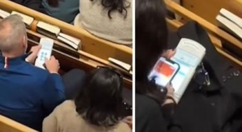 IGLESIA CON DATAFONO