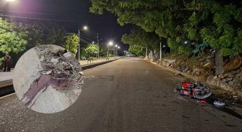 Horas después del accidente aún quedaban restos de la motocicleta y sangre en la vía. / Foto: Cortesía - La Opinión.