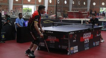 En el coliseo menor el tenis de mesa de inclusivo muestra todo su potencial.