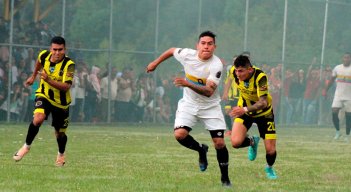 Leonardo Becerra, Los Villas, Torneo Binacional. 