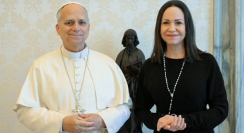 Corina y el papa