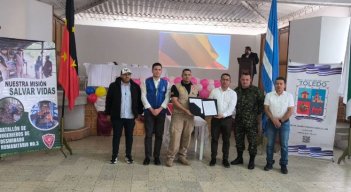 El alcalde de Toledo, Carlos Prado, destacó el apoyo comunitario y el impacto en la seguridad durante la entrega de la certificación. /Foto: Cortesía